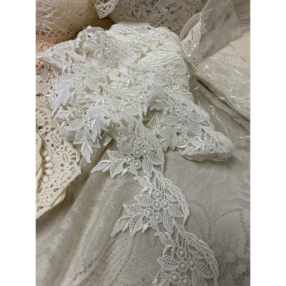 Lot Assorted Vintage Lace Trim Ribbon Fabric Craft Sewing Appliqués Doilies - Picture 3 of 8
